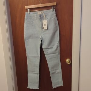 CHARLIE B Women's Light Blue Cropped Jeans